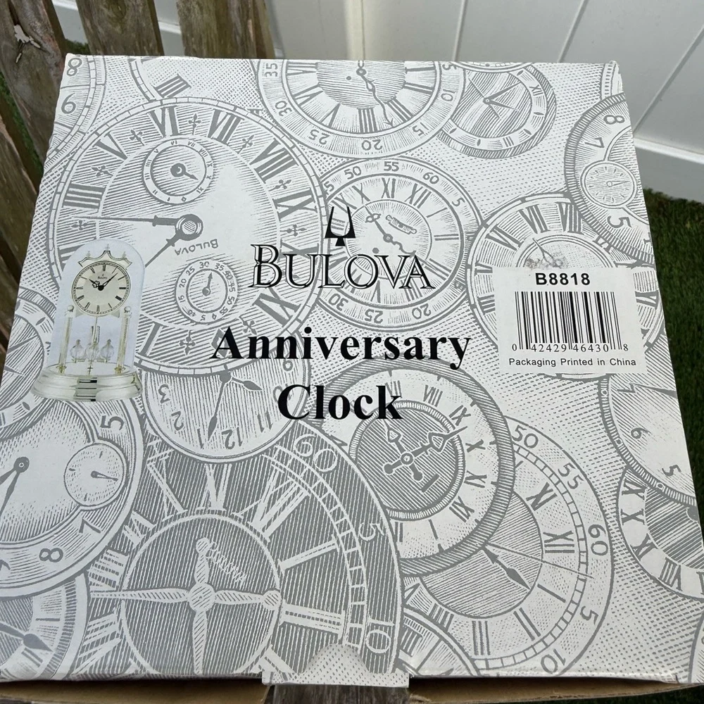 Bulova B8818 Tristan Anniversary Clock 9
